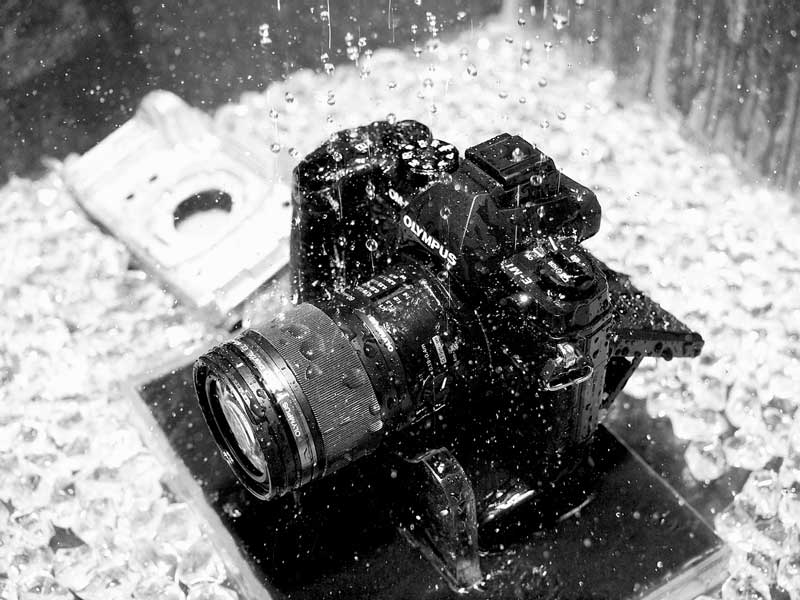 کدام دوربین‌ها برای عکاسی زیر باران مناسب ترند؟