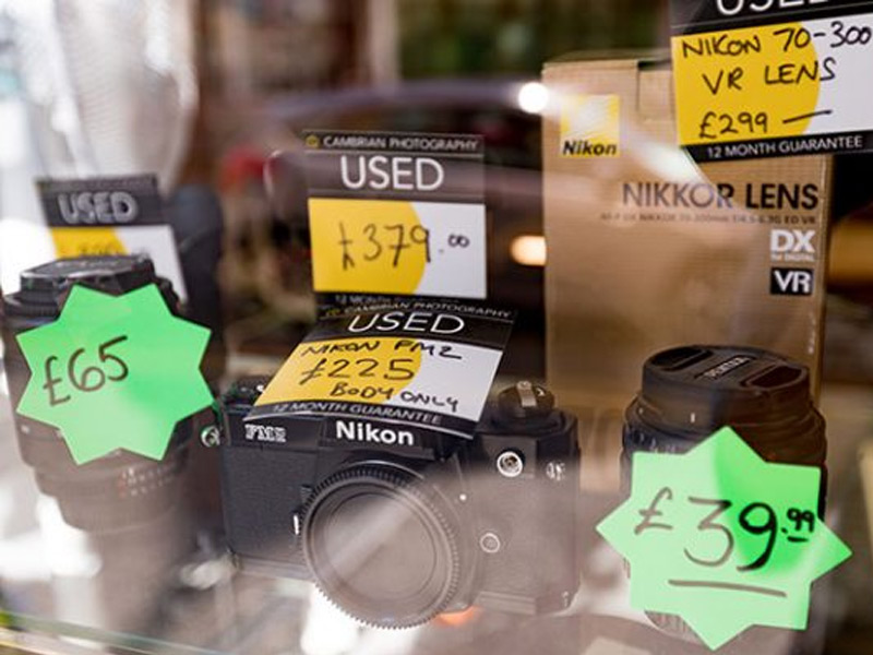 چگونه دوربین‌ها و لنزهای قدیمی‌تان را بفروشید؟