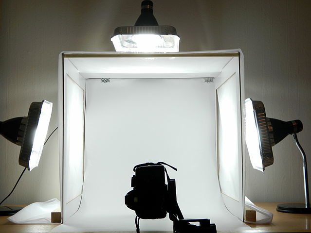 5 ترفند نورپردازی عکاسی در خانه که بهتر است امتحان کنید  