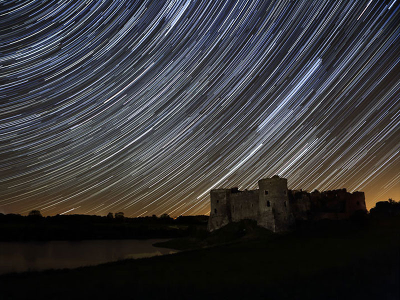 استفاده از دنباله ستاره‌ها برای عکاسی از آسمان شب