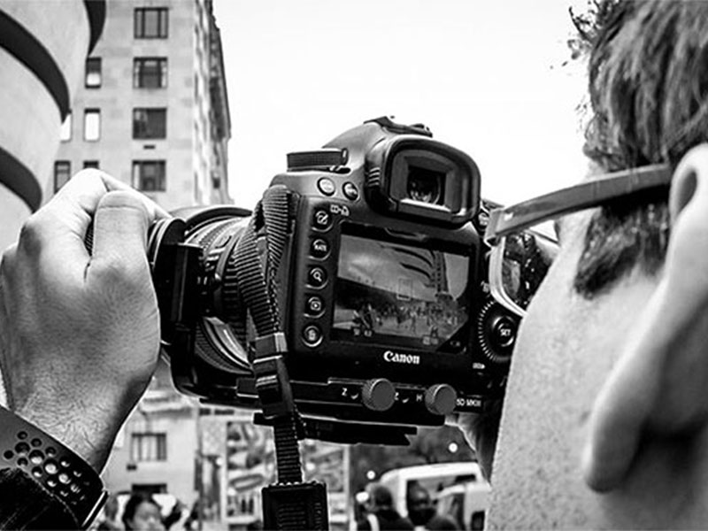 آموزش فیلمبرداری با دوربین‌های DSLR و بدون آینه + نکات مهم + ویدئو