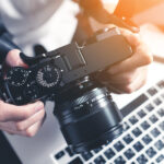 راهنمای کامل آشنایی با شغل عکاسی + راه‌های کسب درآمد از عکاسی