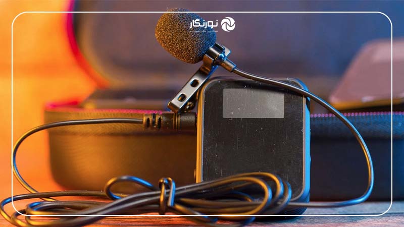 چرا انتخاب میکروفون یقه‌ای برای تولید محتوا مهم است؟