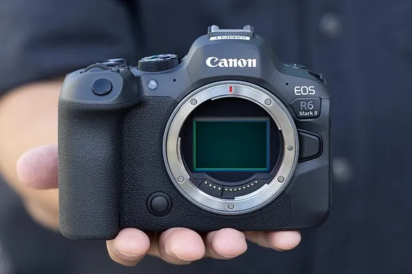 بررسی اولیه Canon EOS R6 Mark II