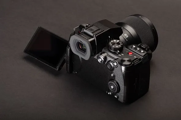 دوربین پاناسونیک panasonic S5 IIX به بازار آمد
