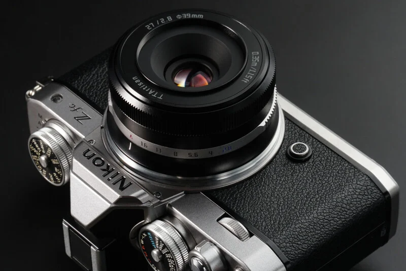 لنز ۲۷ میلی‌متری f/2.8 AF TTArtisan برای پایه‌های Sony E و Nikon Z اضافه شد