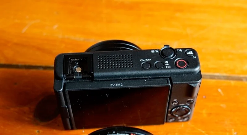 مقایسه Sony ZV-1 و ZV-1M2 : دوربین های ولاگینگ