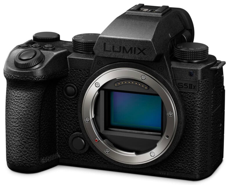 پاناسونیک دوربین‌های S5IIX و S5II را با فرمت Blackmagic RAW مطابقت داد