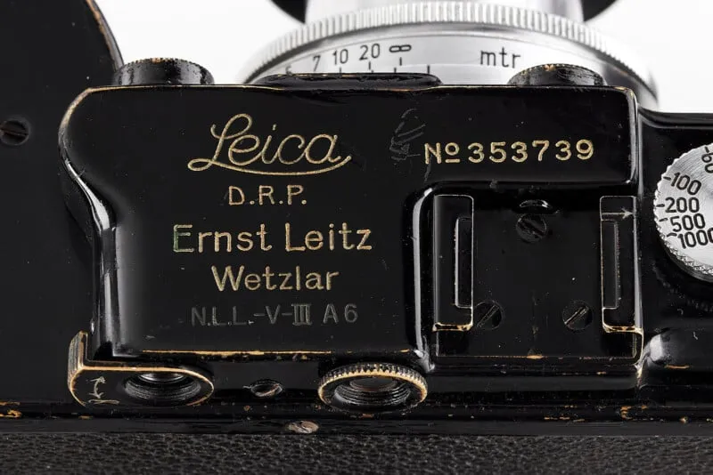 دوربین نادر لایکا 35 میلی‌متری با ظرفیت 250 عکس