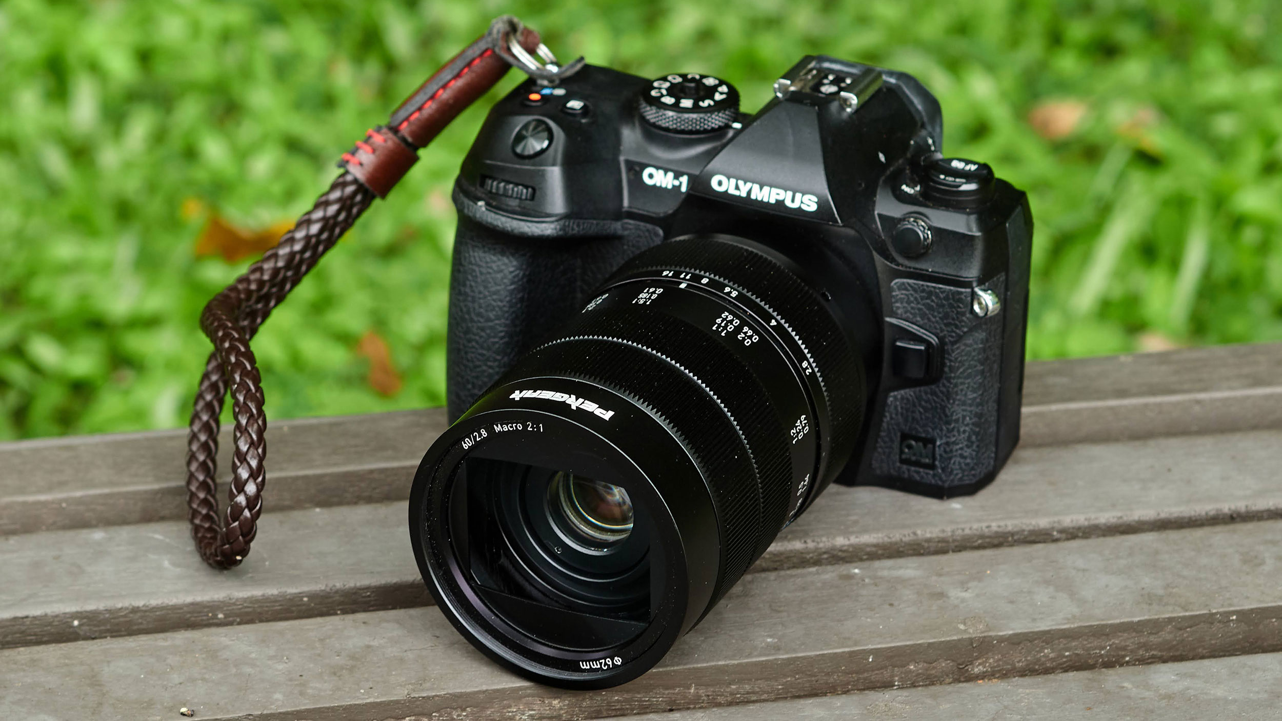 Peargear از لنز جدید اولترا ماکرو خود پرده برداری کرد