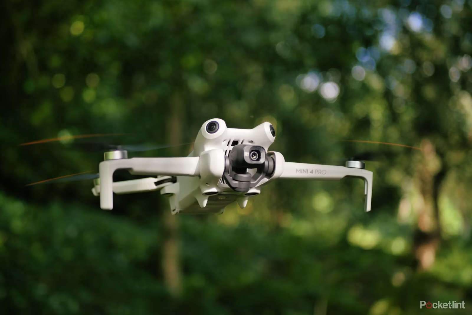 پهپاد کوچک DJI Mini 4 Pro، بسیار سبک و مناسب