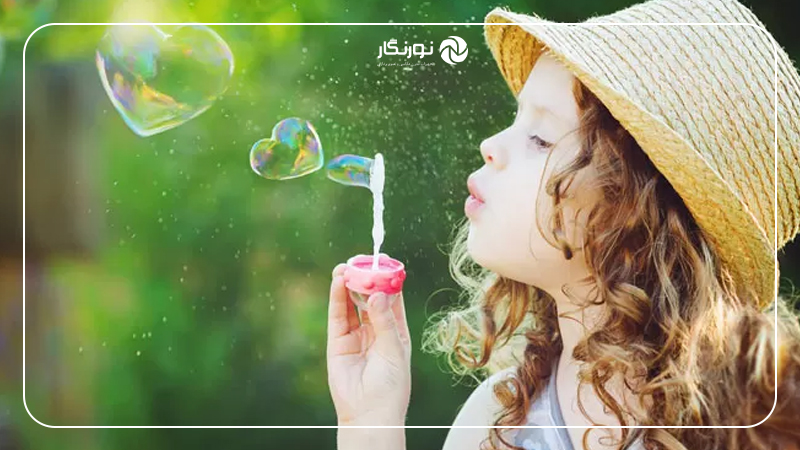 ژست عکس کودک دختر آتلیهای