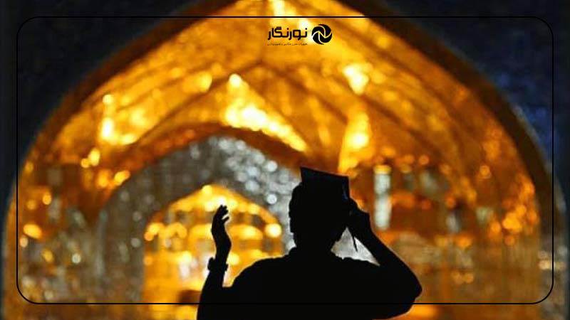 سایه یا سیلوئت یک فرد در حال قرآن به سر گرفتن