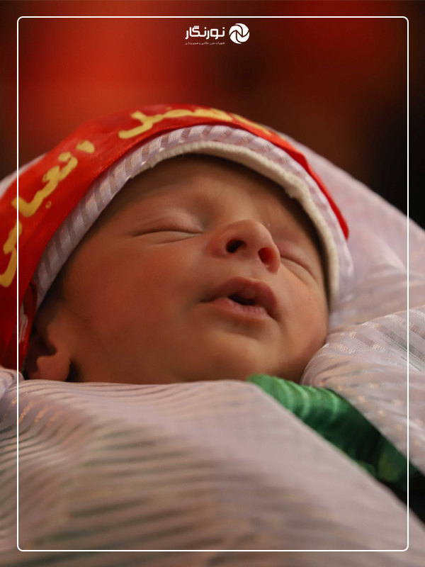 عکس محرمی نوزاد با دوربین