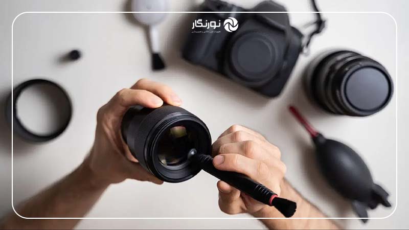 از تمیز کردن غیر ضروری لنز خودداری کنید