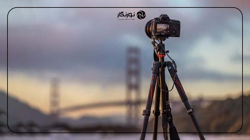 سه‌پایه سبک و جمع‌شونده (Tripod)