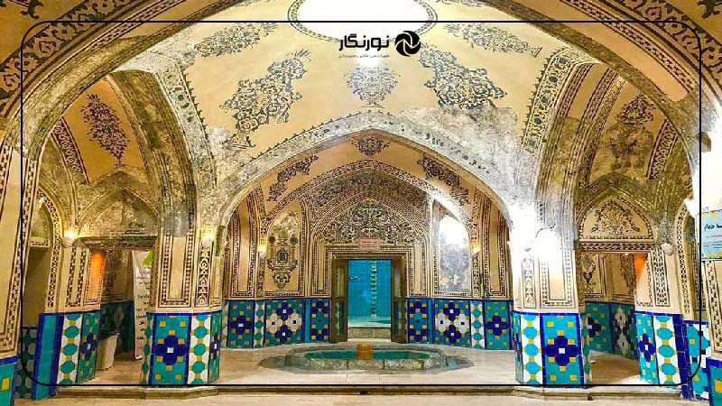 حمام سلطان امیر احمد: تزیینات کاشی‌کاری و سقف‌های چشم‌نواز