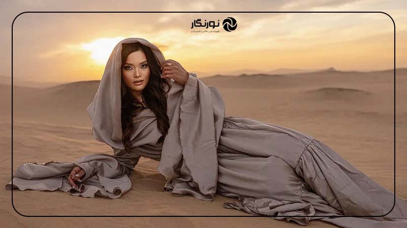 ژست دراز کشیدن روی شن‌ها