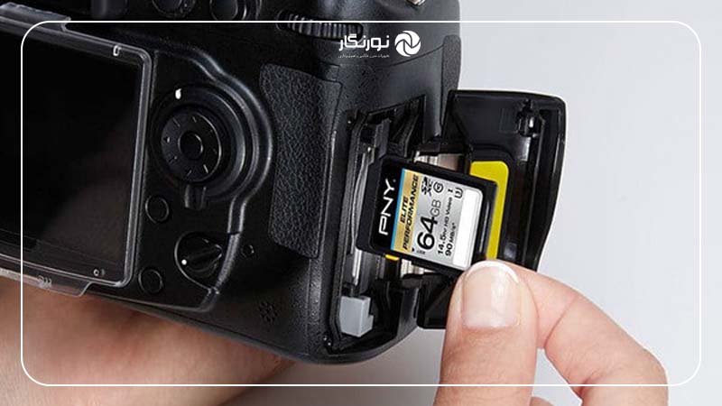 اگر با تجهیزات گران‌قیمت سفر می‌کنید، بیمه سفر برای پوشش خسارت‌ها ضروری است. مطمئن شوید که بیمه‌تان شامل سرقت نیز می‌شود.