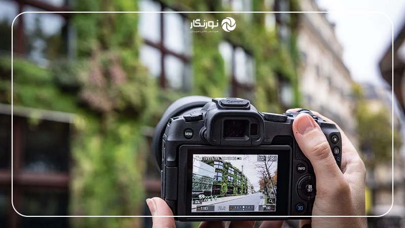طراحی و راحتی استفاده در Canon EOS R8