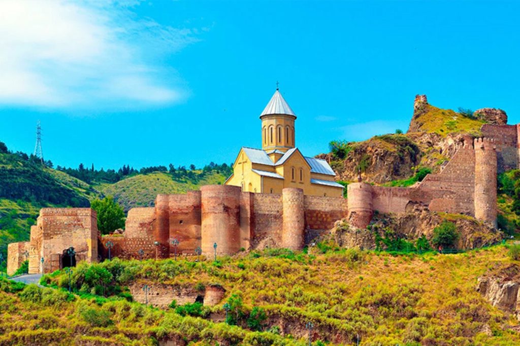 بهترین مکانها برای عکاسی در گرجستان؛ قلعه ناریکالا