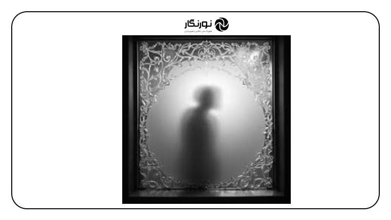 عکاسی با آینه: انعکاس ترکیبی در شیشه و آینه