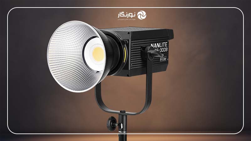 بهترین نورها برای ضبط ویدیو پادکست؛ Nanlite FS-300B