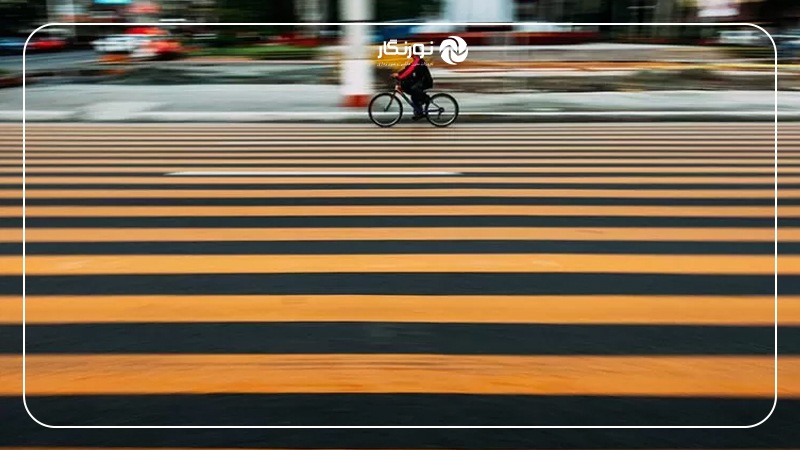 ترکیب بندی با خطوط افقی درون کادر