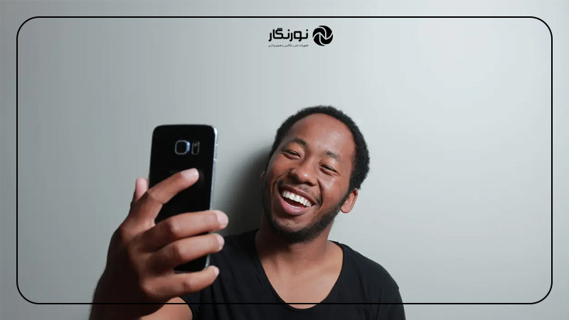 انتخاب ابزار مناسب در ژست عکس سلفی