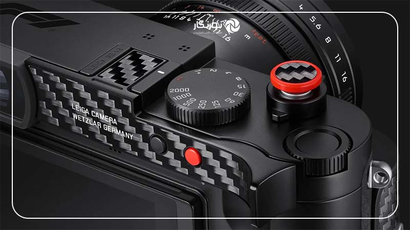 جزئیات قرمز و لوگوی اختصاصی