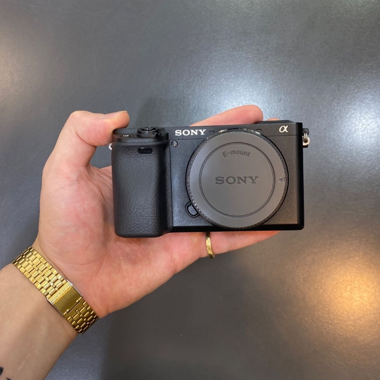 دوربین بدون آینه سونی دست دوم Sony Alpha a6400 body(شات 3600)