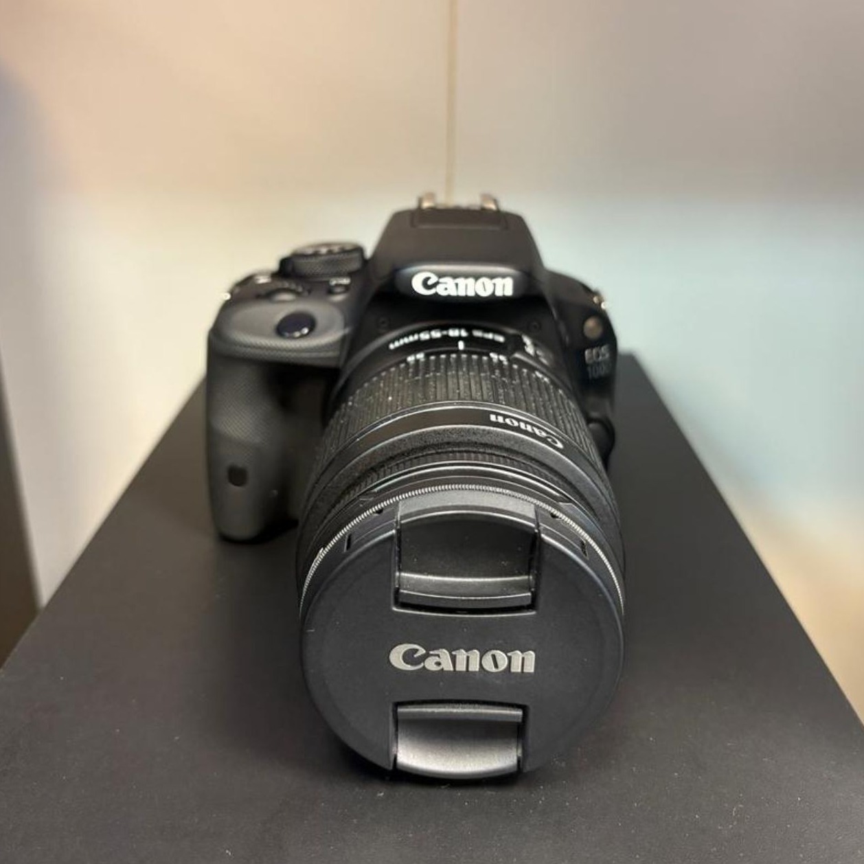 دوربین عکاسی کانن دست دوم Canon EOS 100D Kit 18-55mm f/3.5-5.6 iii (3500 شات جعبه دارد)