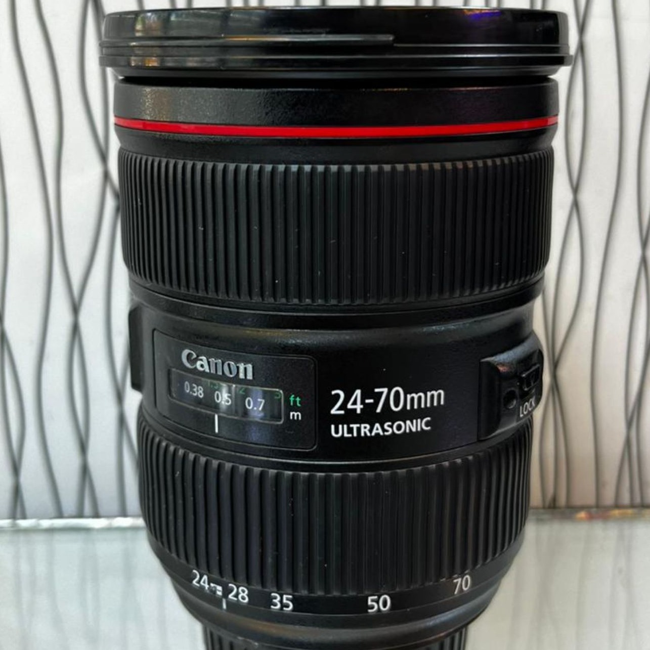 لنز کانن دست دوم Canon EF 24-70mm f/2.8L II USM(جعبه دارد)