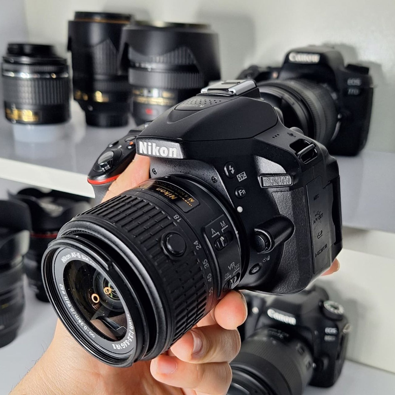 دوربین عکاسی نیکون دست دوم Nikon D3500 DSLR Camera Kit 18-55mm f/3.5-5.6G VR(شات 19000)