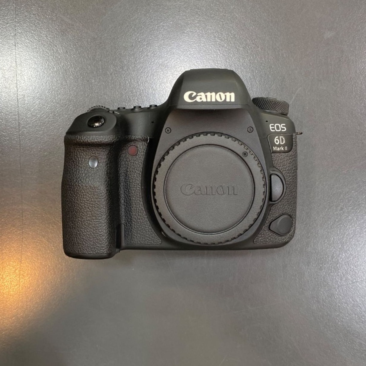 دوربین عکاسی کانن دست دوم Canon EOS 6D Mark II Body(شات 10000)