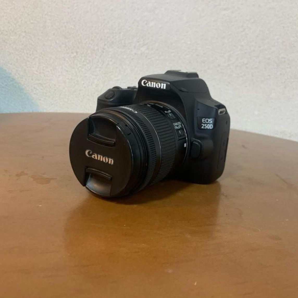 دوربین عکاسی کانن دست دوم CANON EOS 250D Kit EF-S 18-55 mm f/4-5.6 IS STM(شات 2500)