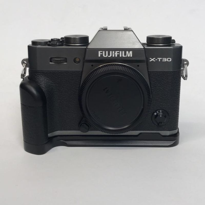 دوربین بدون آینه فوجی فیلم دست دوم FUJIFILM X-T30 Mirrorless body(جعبه دارد)