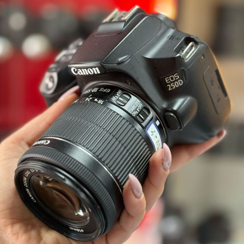 دوربین عکاسی کانن دست دوم CANON EOS 250D Kit EF-S 18-55 mm f/4-5.6 IS STM(شات 10000)