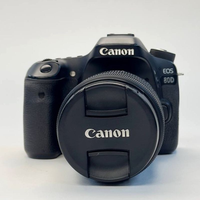 دوربین عکاسی کانن دست دوم Canon EOS 80D Kit 18-135mm f/3.5-5.6 IS USM(38000 شات)
