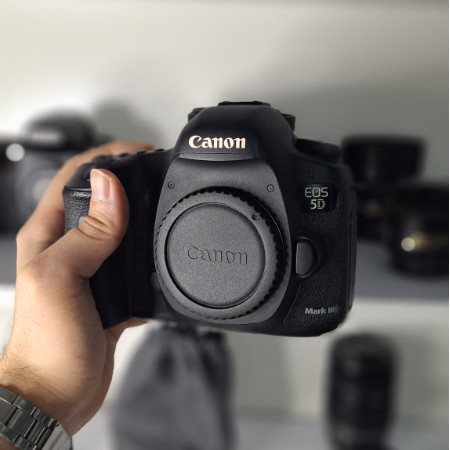 دوربین عکاسی کانن دست دوم Canon 5D Mark III (شات 80 هزار)