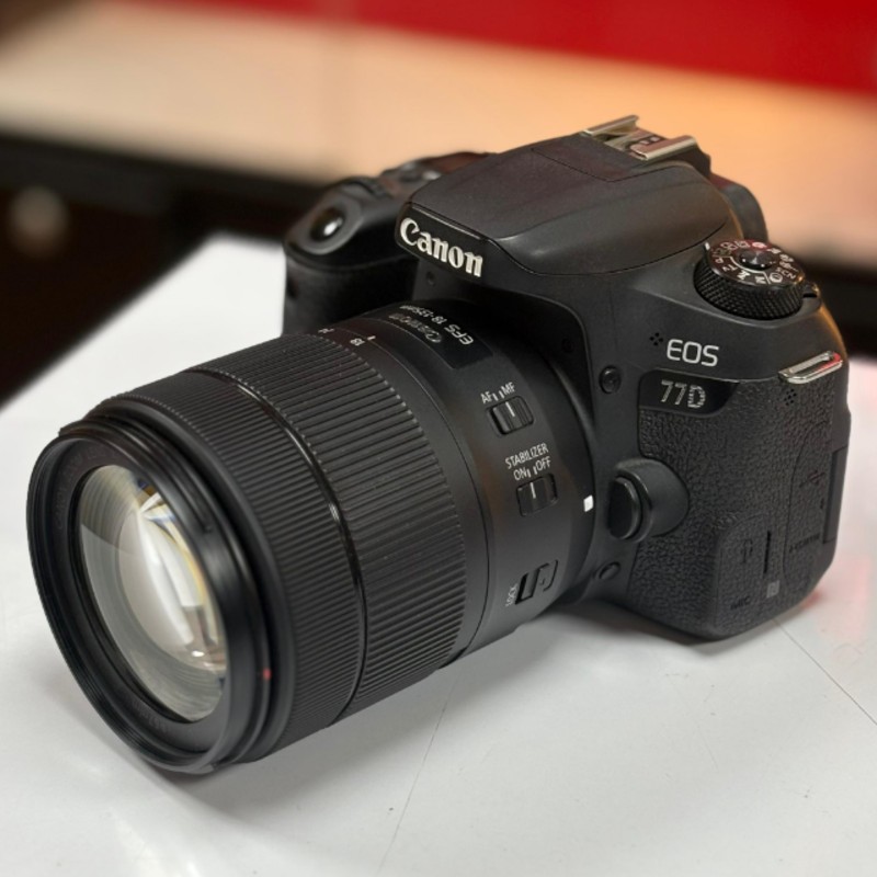 دوربین عکاسی کانن دست دوم Canon EOS 77D Kit 18-135mm f/3.5-5.6 IS USM(15000 شات)