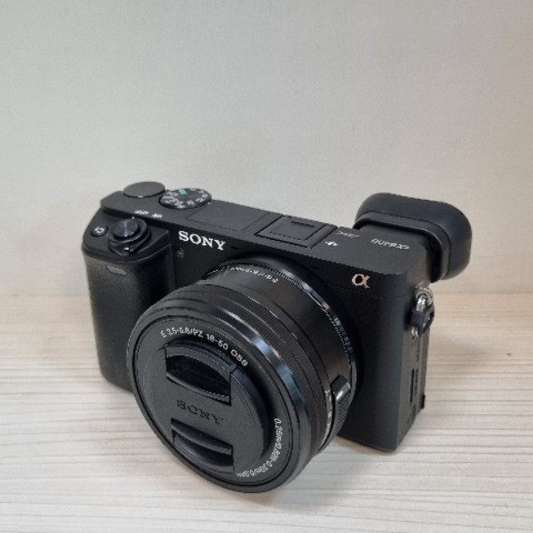 دوربین بدون آینه سونی دست دوم (3000 هزار شات) Sony a6400 Mirrorless Camera kit 16-50mm
