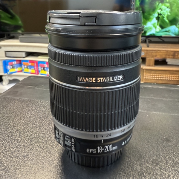 لنز کانن دست دوم Canon EF-S 18-200mm f/3.5-5.6 IS (جعبه ندارد)
