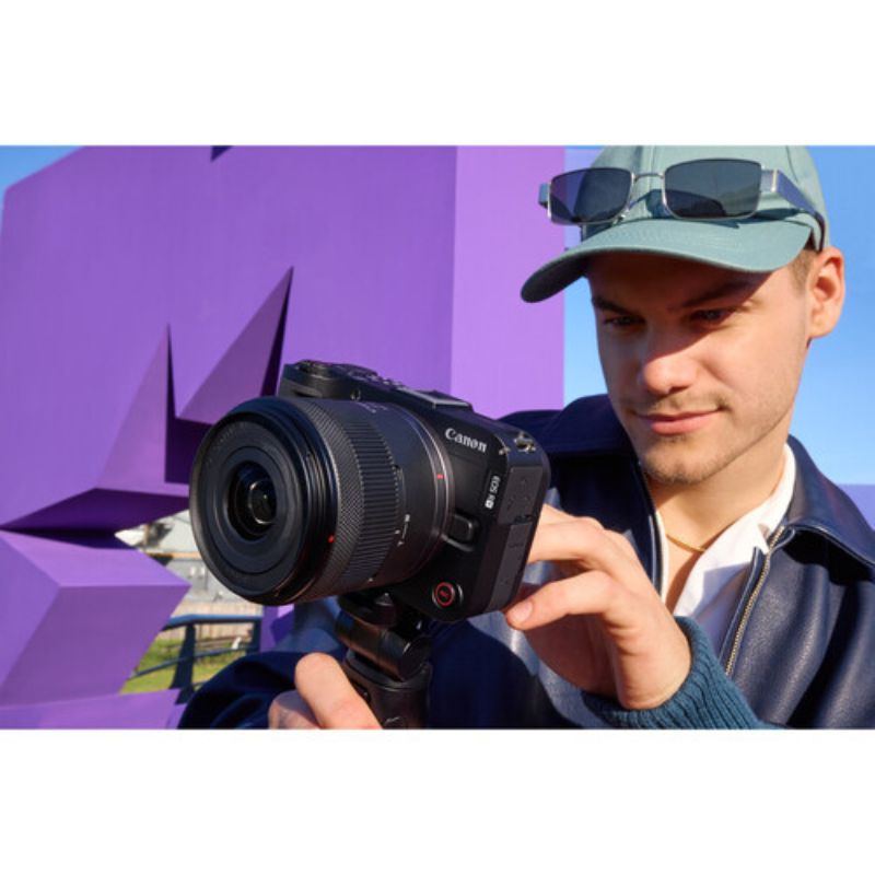عکاسی با دوربین کانن Canon EOS R50 V Mirrorless Camera with 14-30mm f/4-6.3 Lens