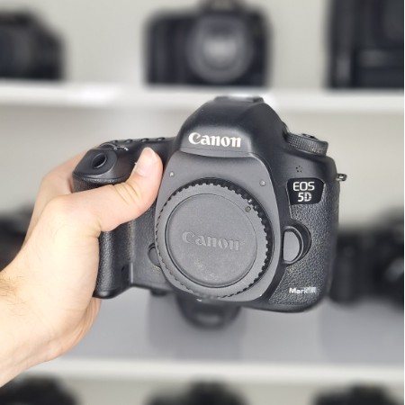 دوربین عکاسی کانن  (دست دوم) Canon EOS 5D Mark III Body
