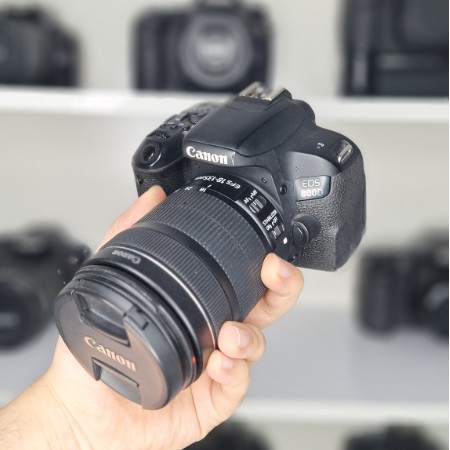 دوربین Canon 800D kit 18-135mm stm دست دوم (12 هزار شات)