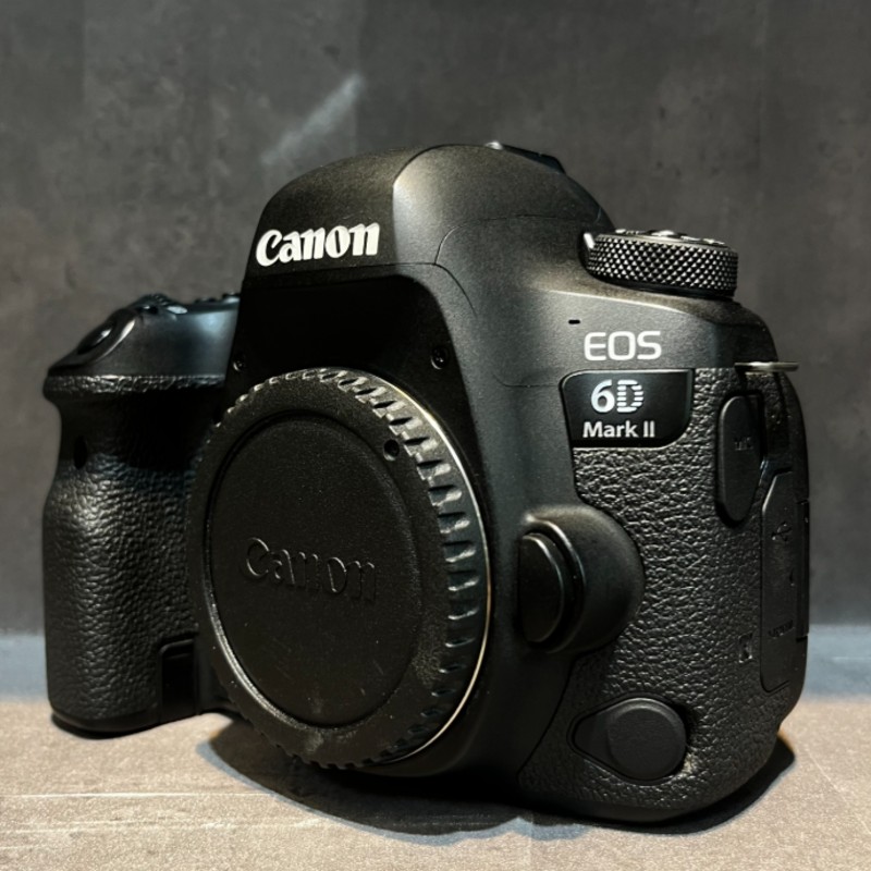 دوربین عکاسی کانن کارکرده (3000شات) Canon EOS 6D Mark II DSLR Camera Body
