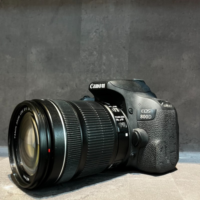 دوربین عکاسی کانن دست دوم Canon EOS 800D Kit 18-135mm f/4-5.6 IS STM