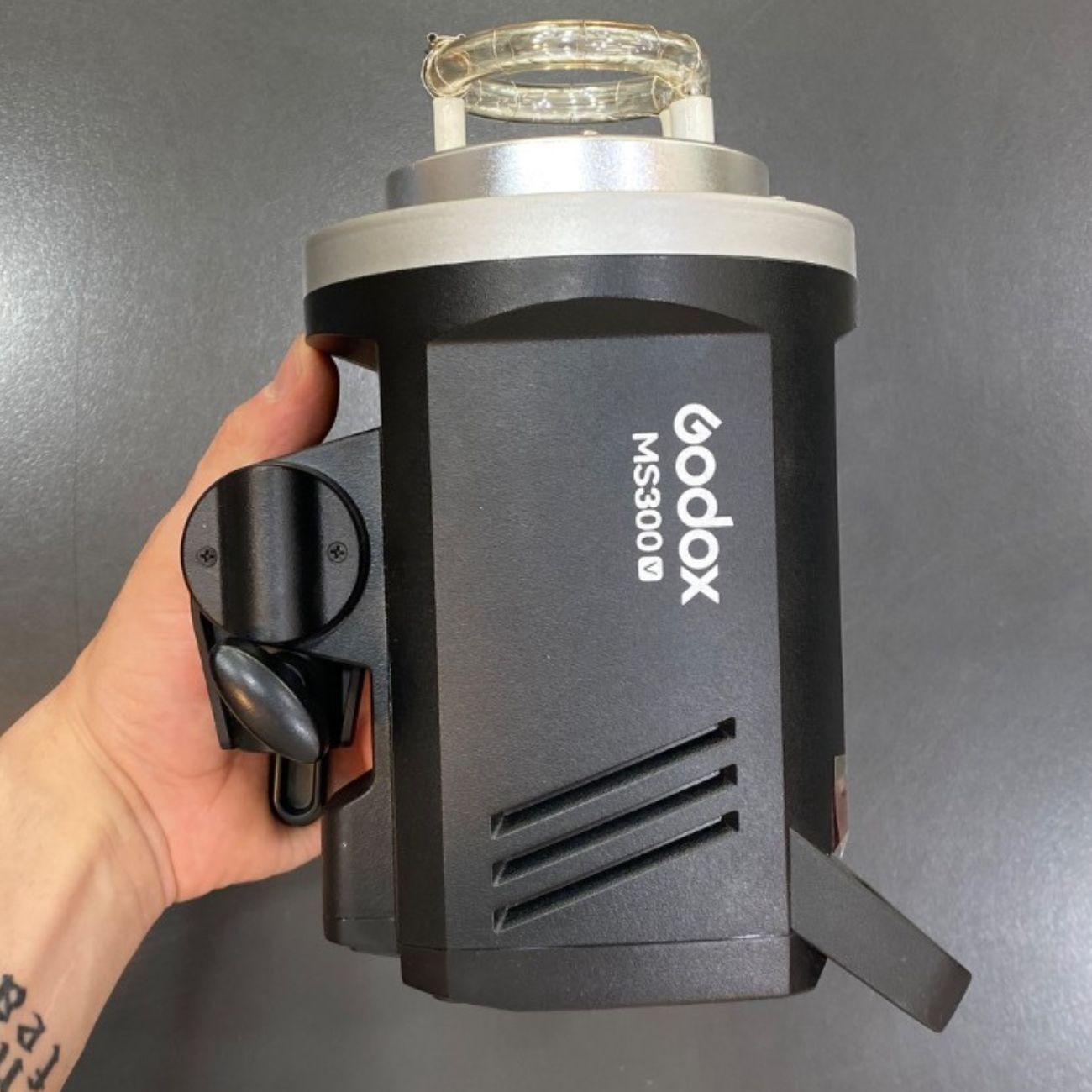 فلاش گودکس دست دوم  Godox MS300-V Studio Flash Monolight