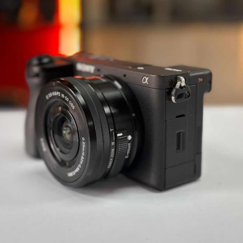 دوربین بدون آینه سونی (دست دوم) Sony Alpha a6700 Mirrorless Digital Camera kit 16-50mm